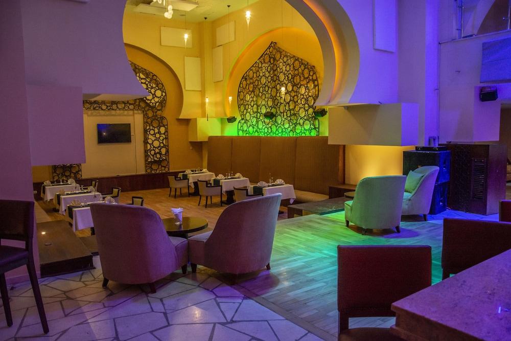Helnan Dream Hotel And Conference Center 6th of October City Eksteriør bilde The interior of the restaurant